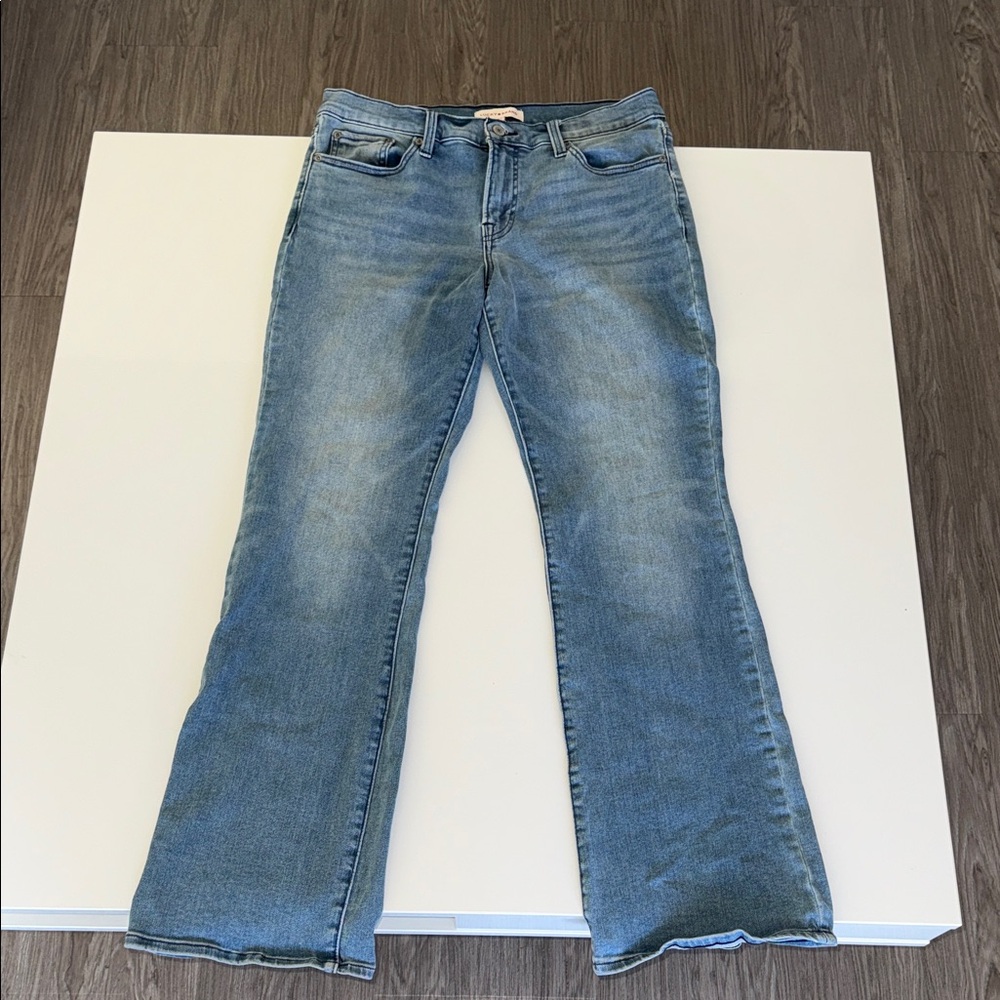 Lucky Brand Sweet Mid Rise Boot Cut Jeans Womens Size 12/31 Light Wash Denim - Picture 2 of 9